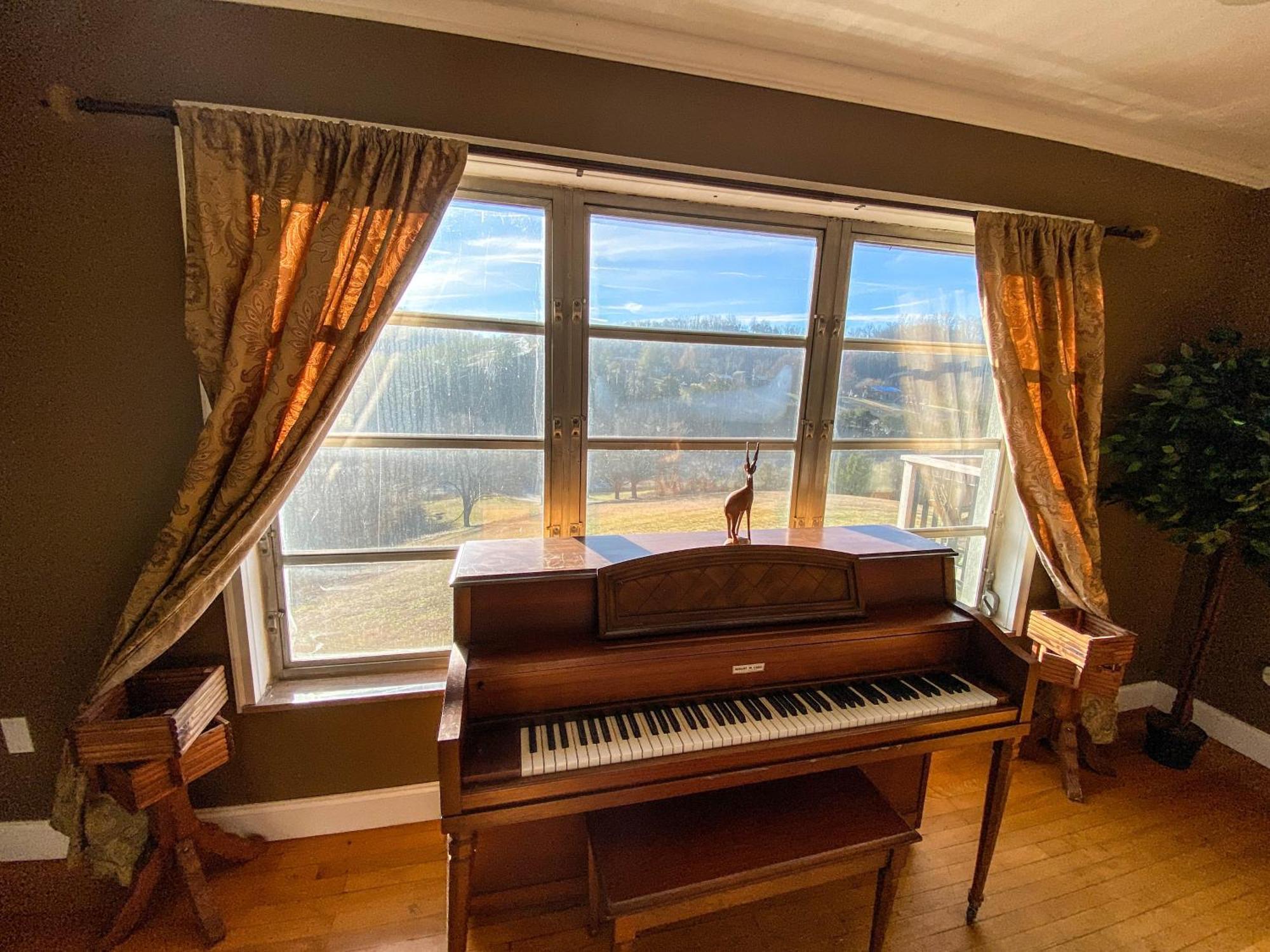 Mid-Century Vintage Brick Ranch Upstairs Guesthouse Сивиървил Екстериор снимка